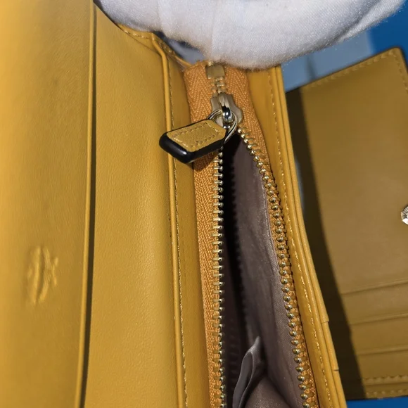 MCM Navy and Beige Leather Wallet - Picture 6 of 11